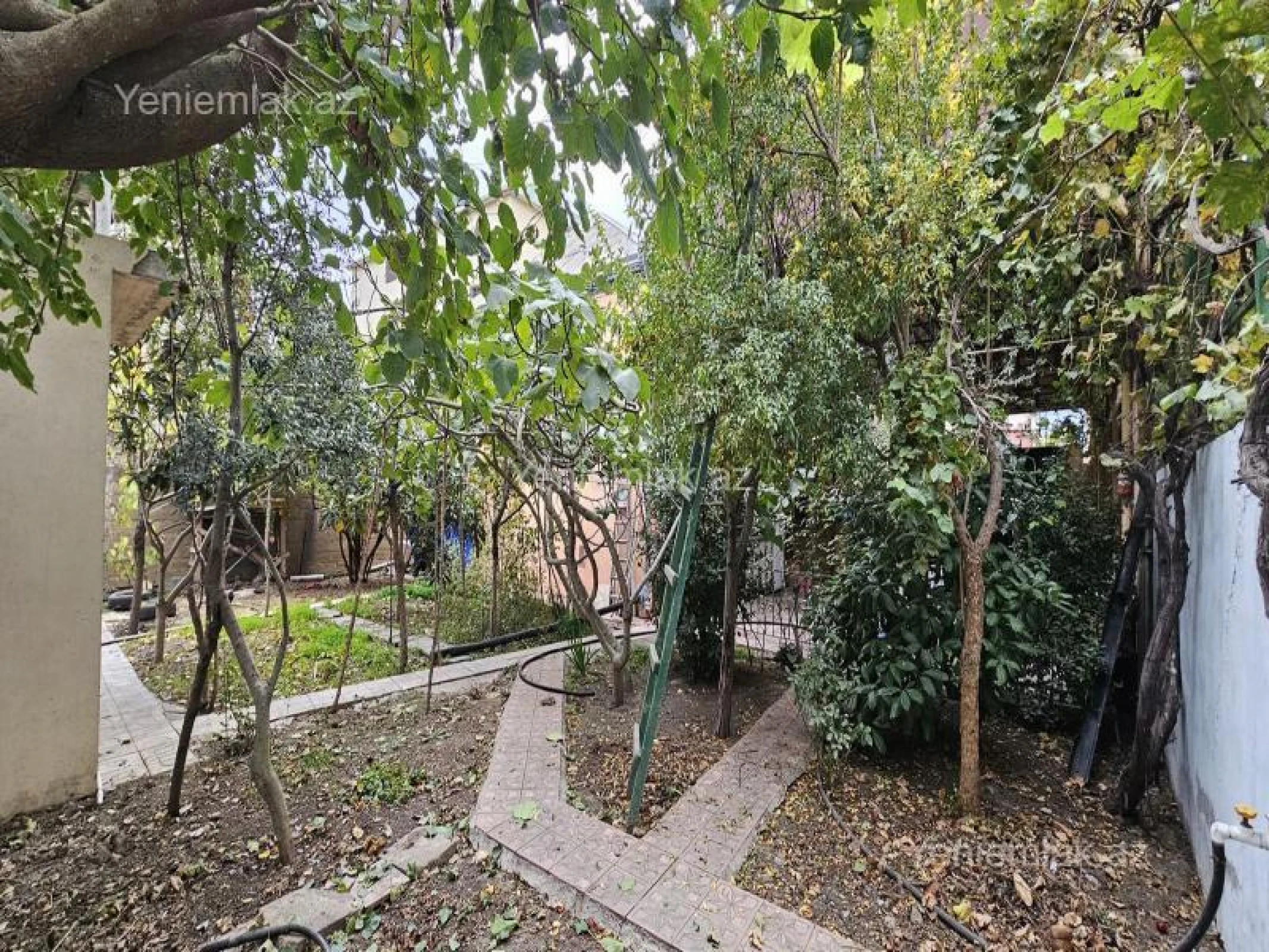 Satılır 4 otaqlı həyət evi 140 m²