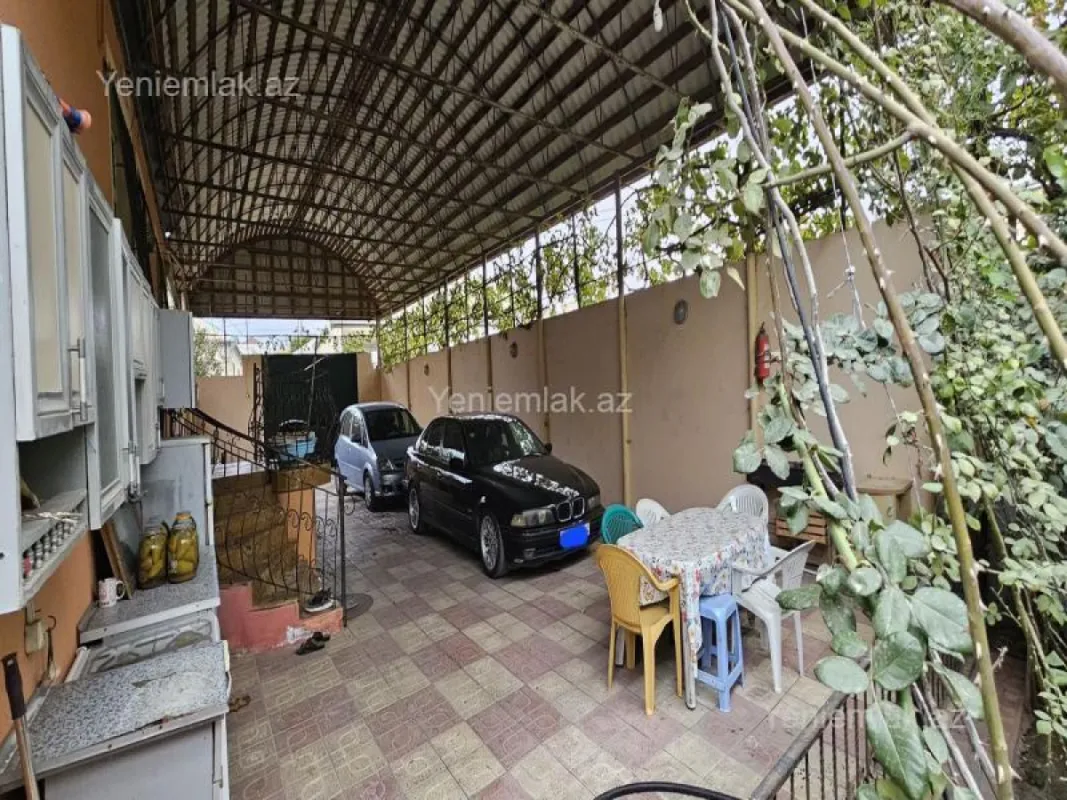 Satılır 4 otaqlı həyət evi 140 m²