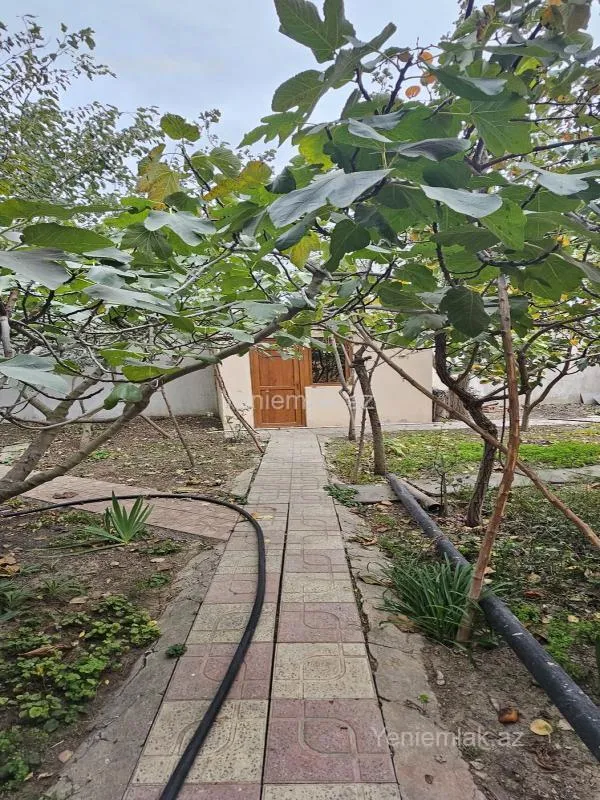 Satılır 4 otaqlı həyət evi 140 m²