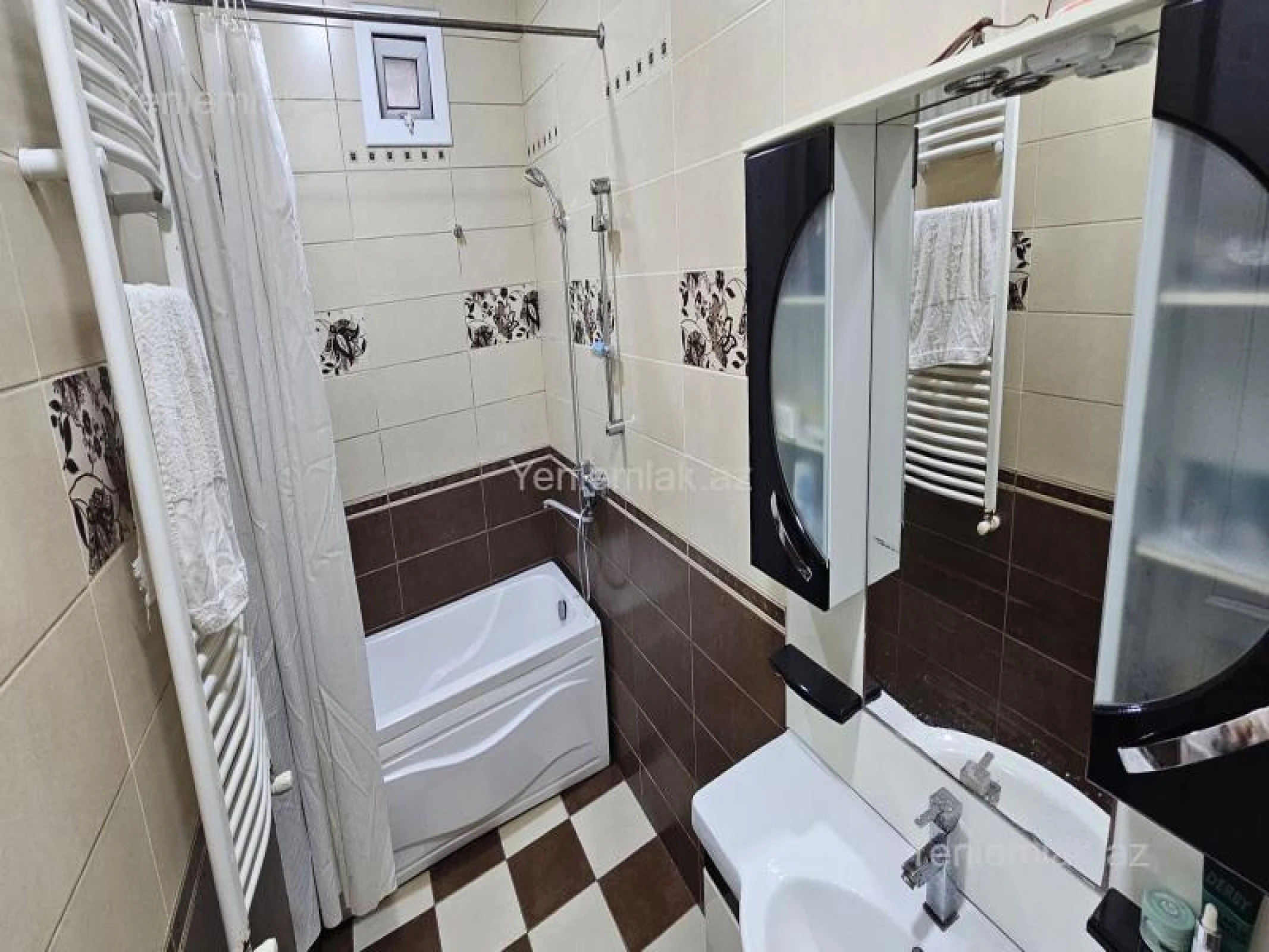 Satılır 4 otaqlı həyət evi 140 m²
