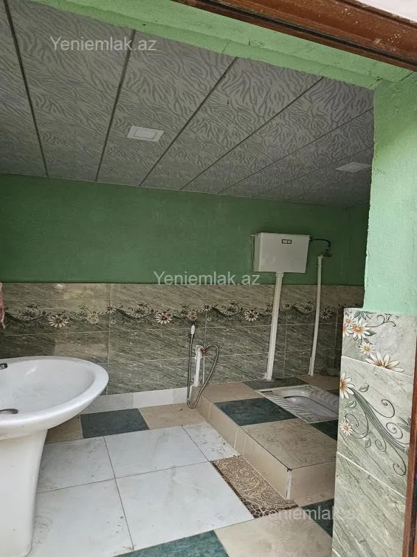 Satılır 4 otaqlı həyət evi 140 m²