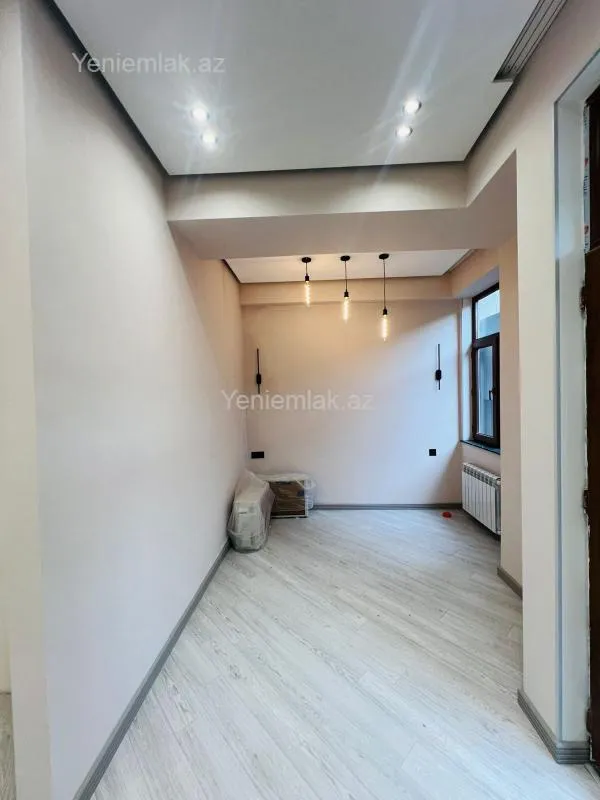 Satılır 2 otaqlı yeni tikili 72 m²
