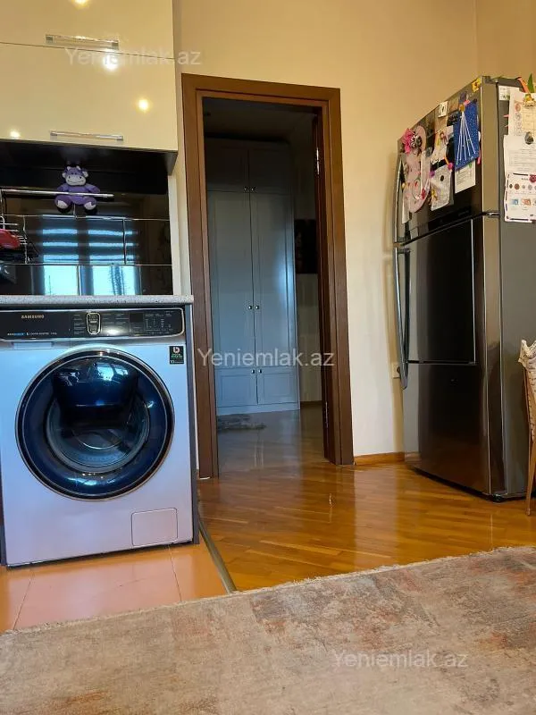 Satılır 2 otaqlı yeni tikili 101 m²