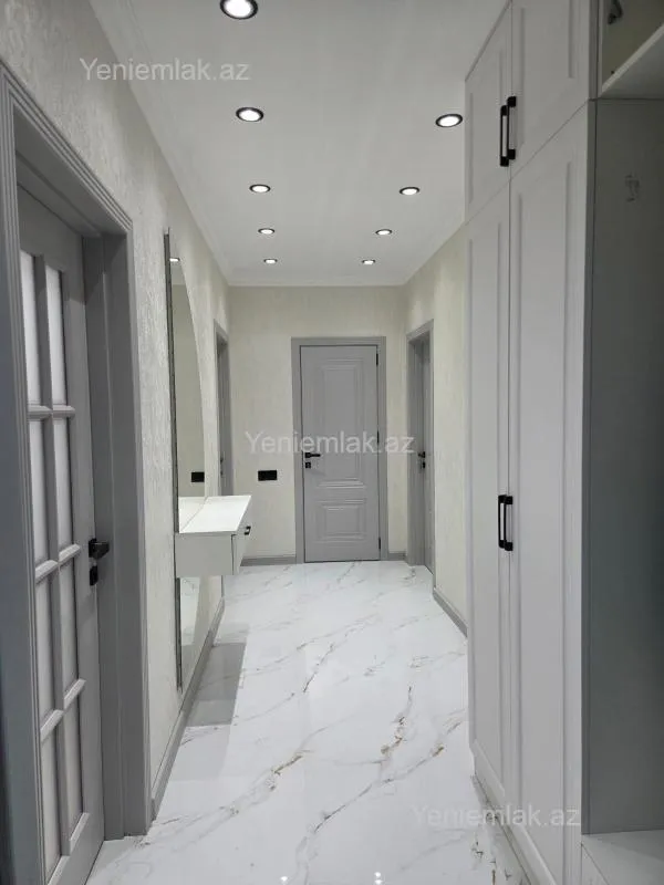 Satılır 3 otaqlı köhnə tikili 100 m²