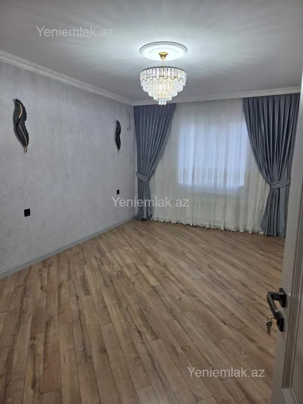 Satılır 3 otaqlı köhnə tikili 100 m²