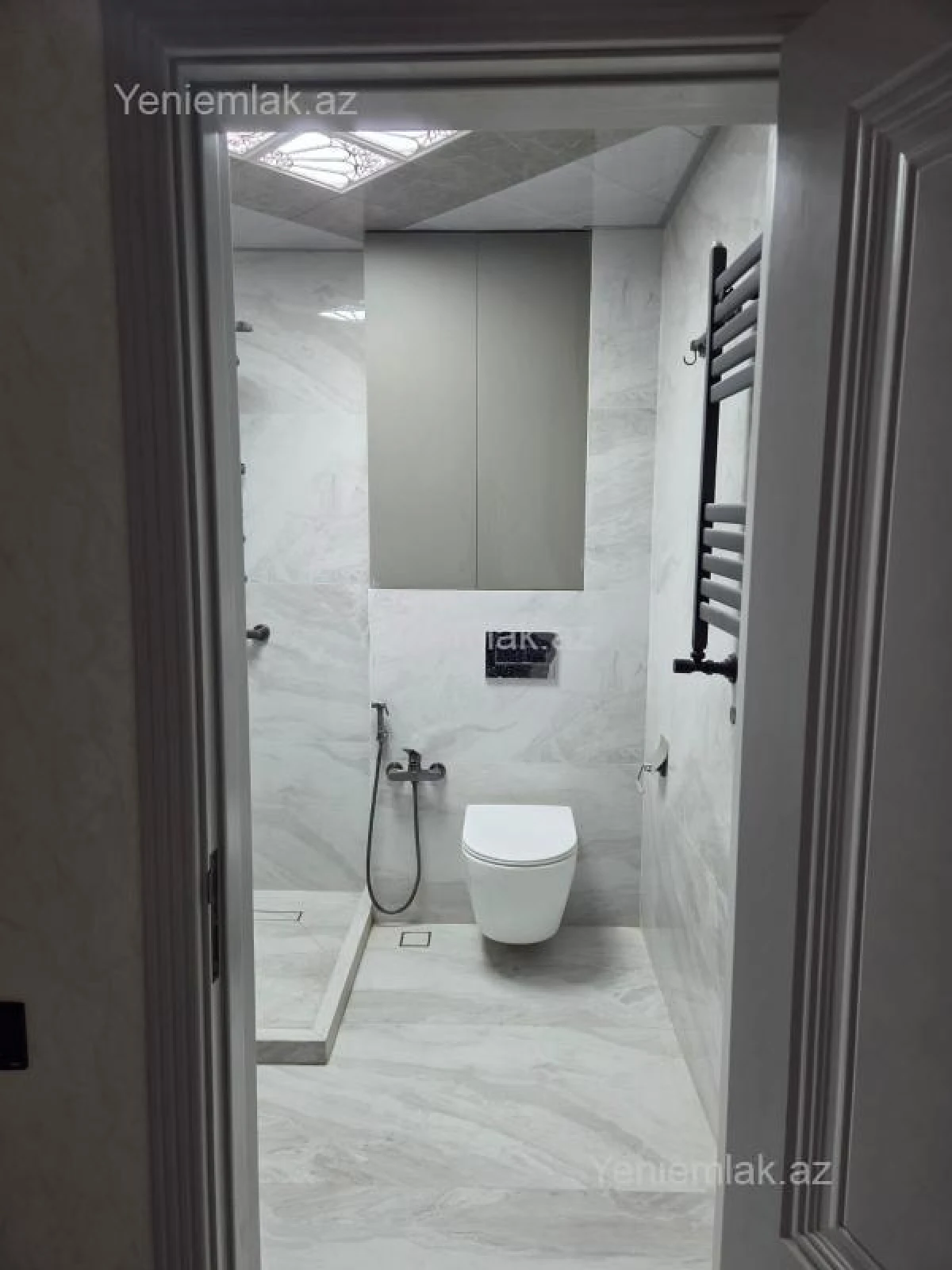 Satılır 3 otaqlı köhnə tikili 100 m²