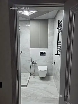 Satılır 3 otaqlı köhnə tikili 100 m²