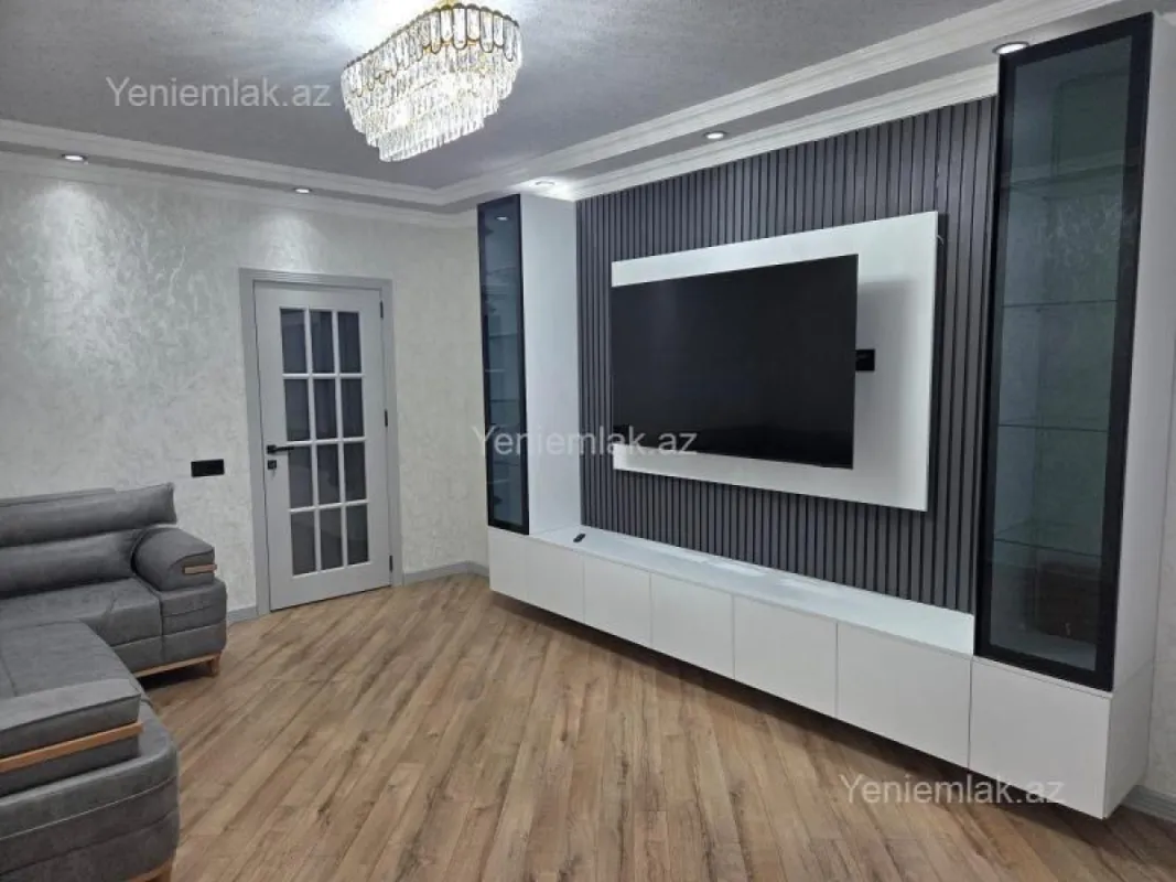 Satılır 3 otaqlı köhnə tikili 100 m²
