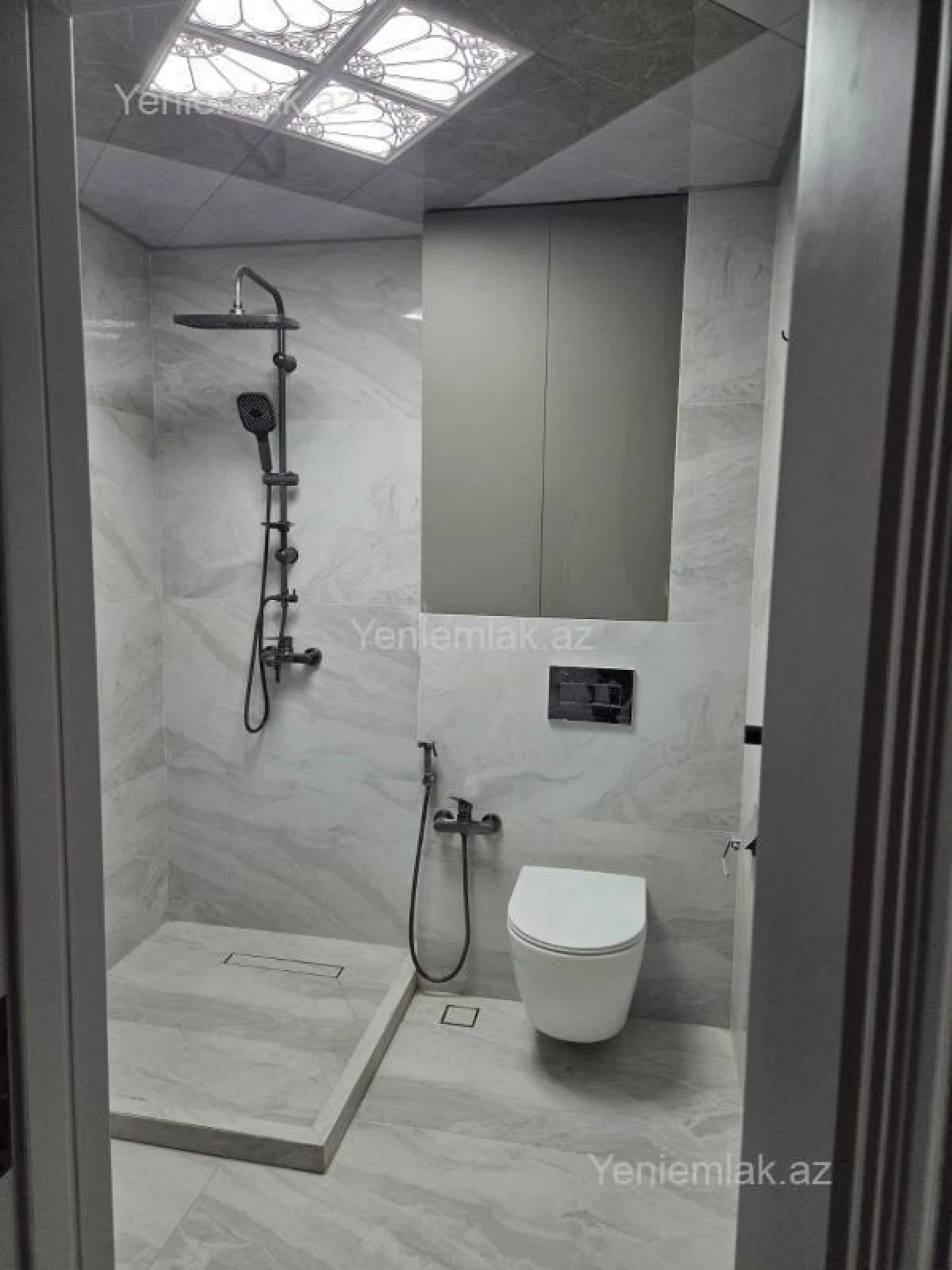 Satılır 3 otaqlı köhnə tikili 100 m²
