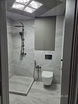 Satılır 3 otaqlı köhnə tikili 100 m²