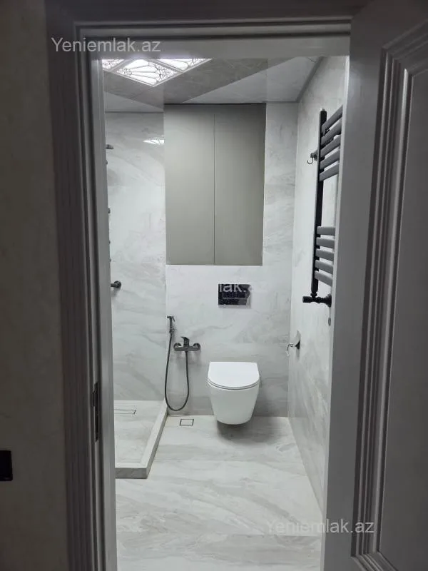 Satılır 3 otaqlı köhnə tikili 100 m²
