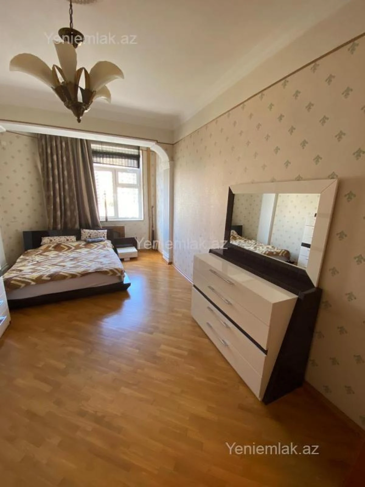 Satılır 3 otaqlı yeni tikili 170 m²