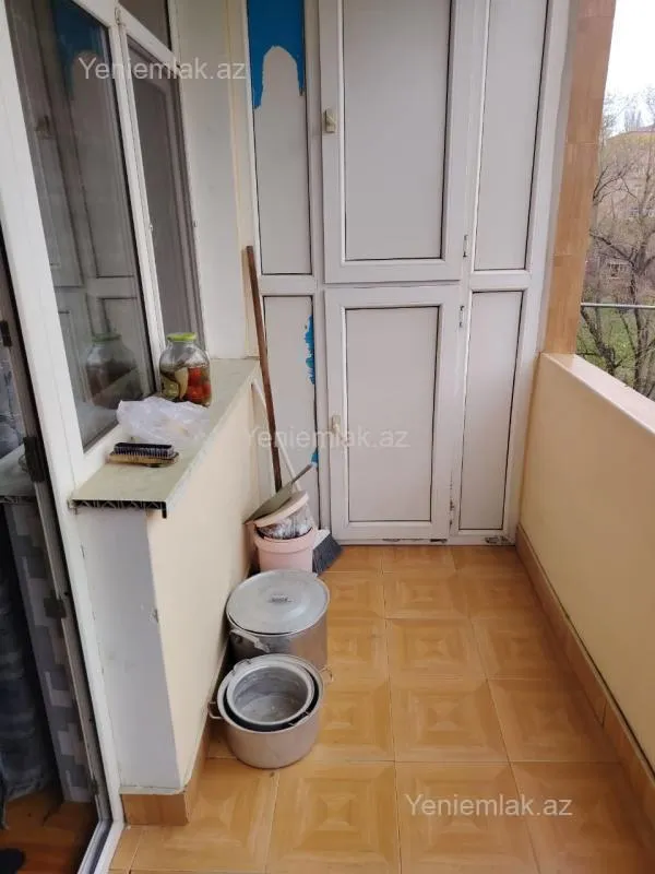 Satılır 3 otaqlı köhnə tikili 72 m²