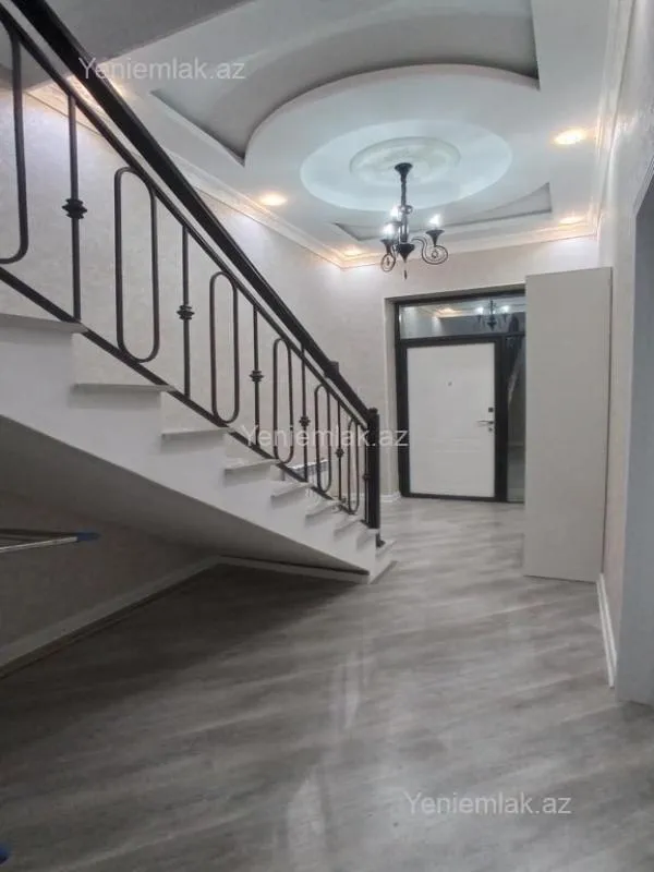 Satılır 4 otaqlı həyət evi 180 m²
