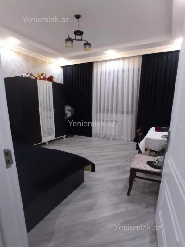 Satılır 4 otaqlı həyət evi 180 m²