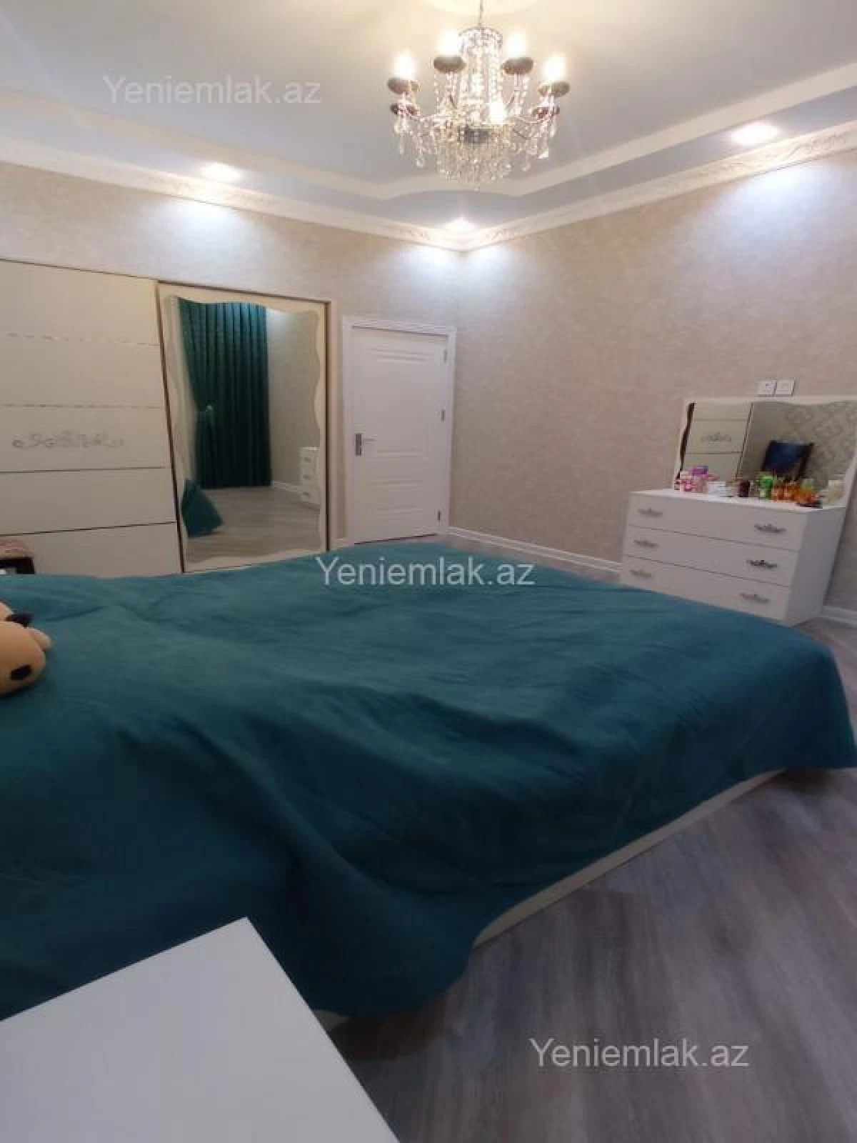 Satılır 4 otaqlı həyət evi 180 m²