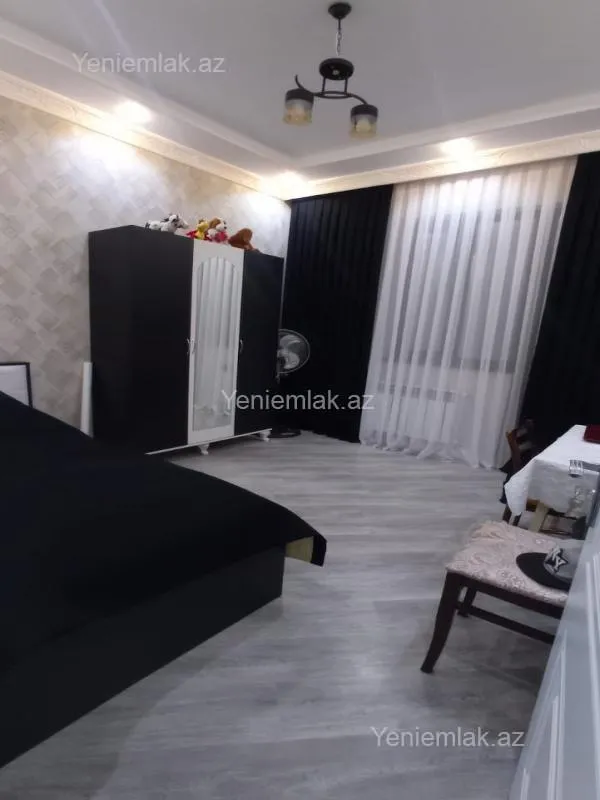 Satılır 4 otaqlı həyət evi 180 m²