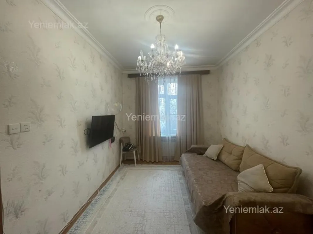 Satılır 2 otaqlı köhnə tikili 50 m²