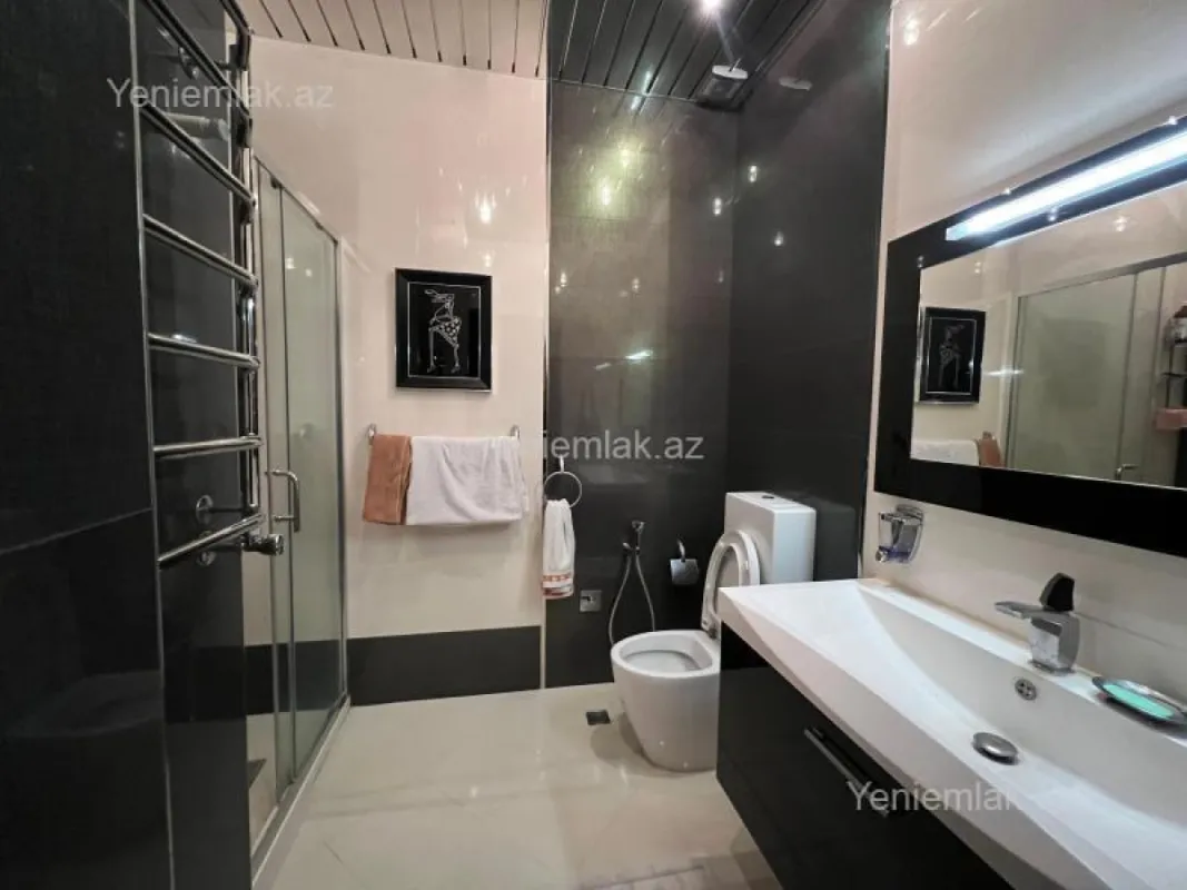 Satılır 4 otaqlı yeni tikili 220 m²