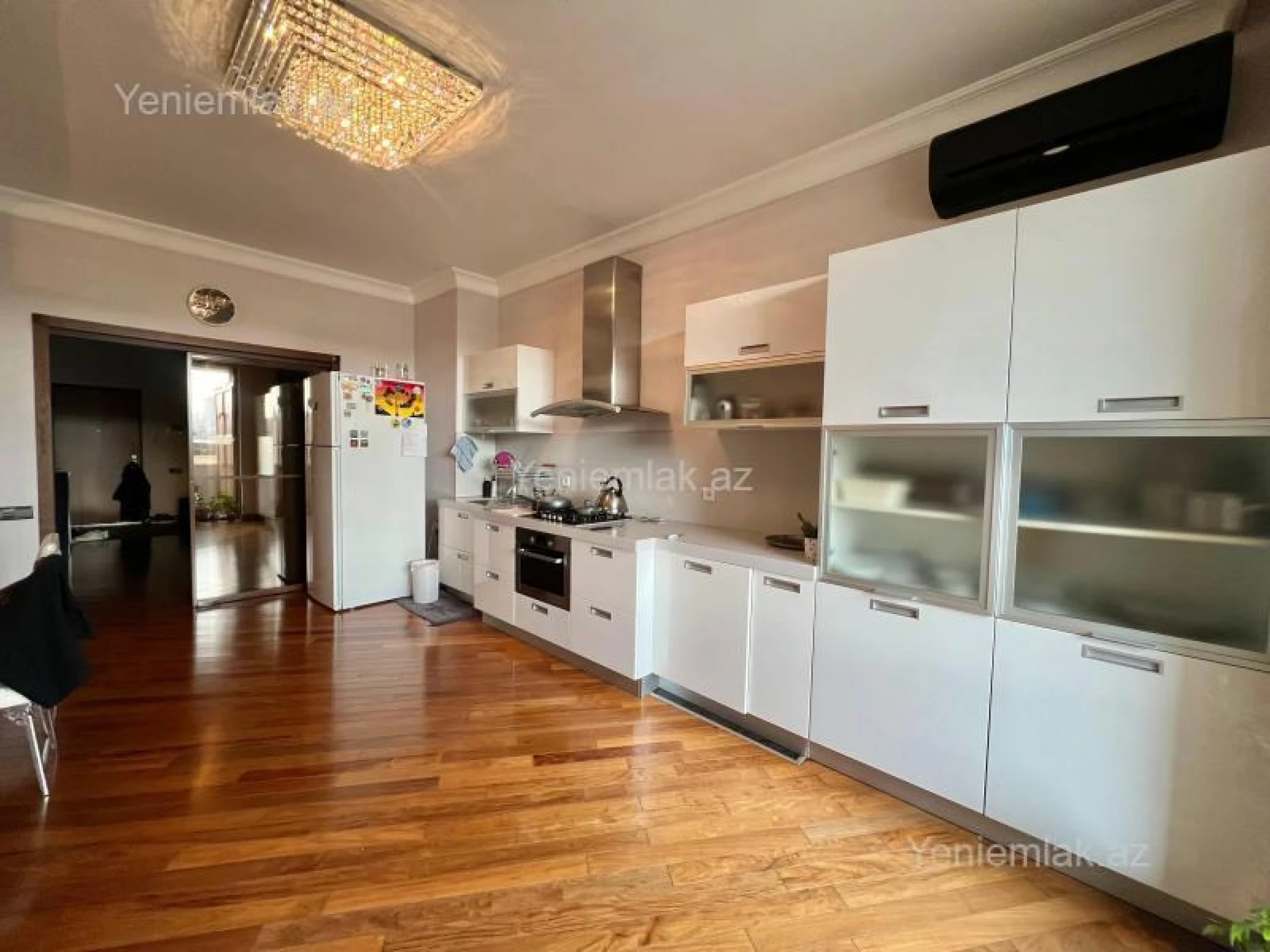 Satılır 4 otaqlı yeni tikili 220 m²