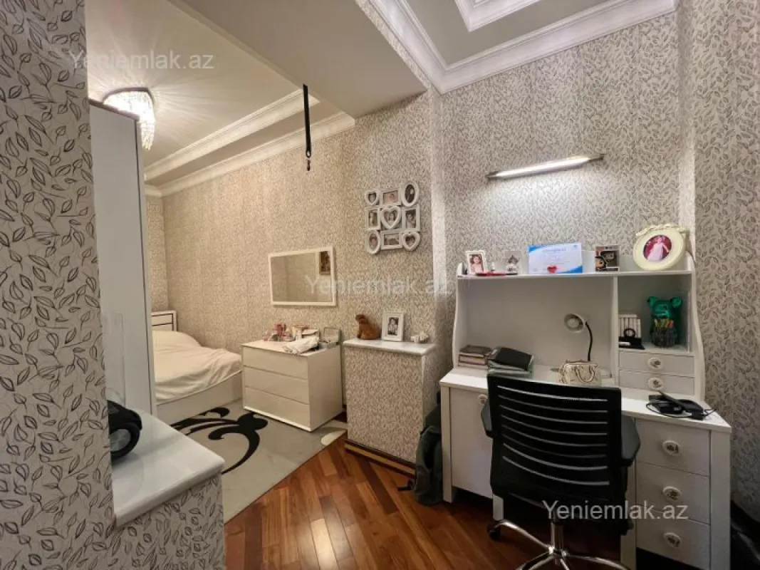 Satılır 4 otaqlı yeni tikili 220 m²