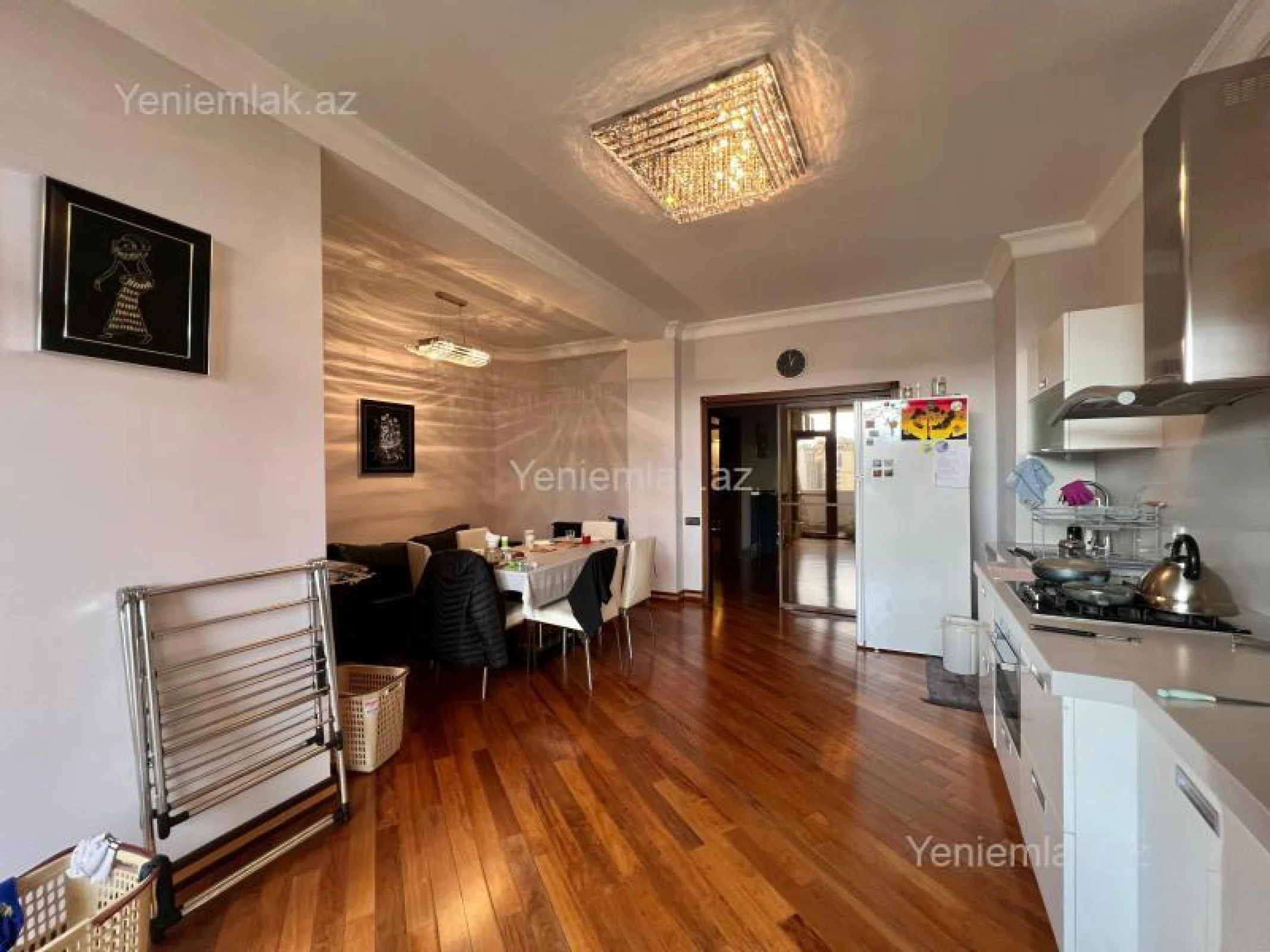 Satılır 4 otaqlı yeni tikili 220 m²