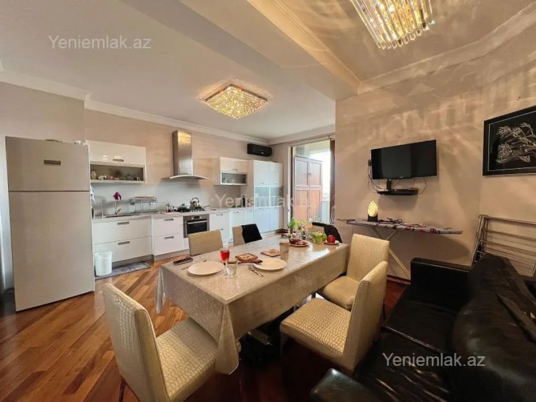 Satılır 4 otaqlı yeni tikili 220 m²
