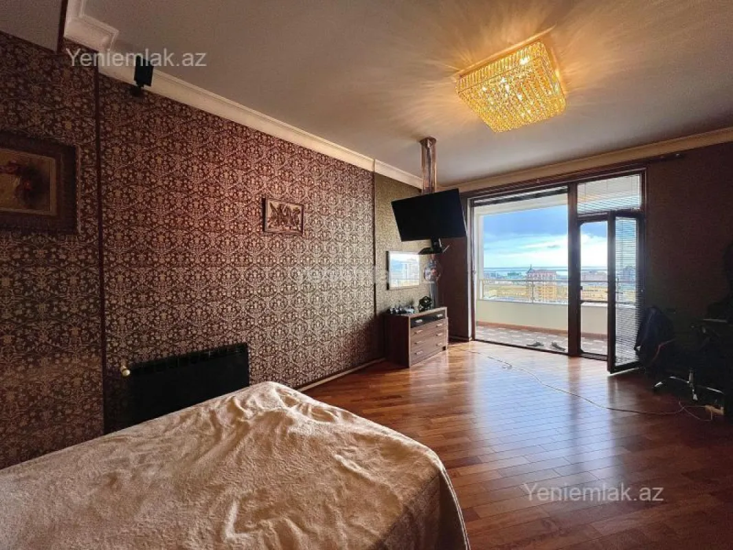 Satılır 4 otaqlı yeni tikili 220 m²