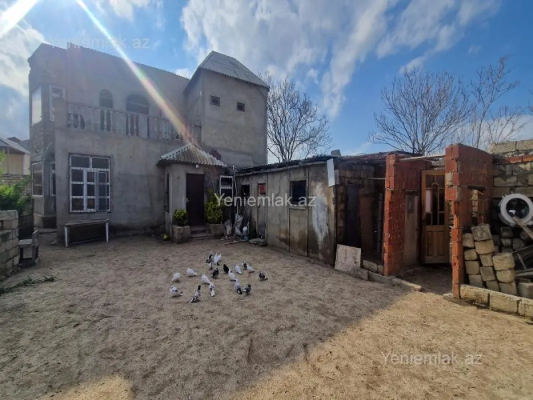 Satılır 6 otaqlı həyət evi 280 m²
