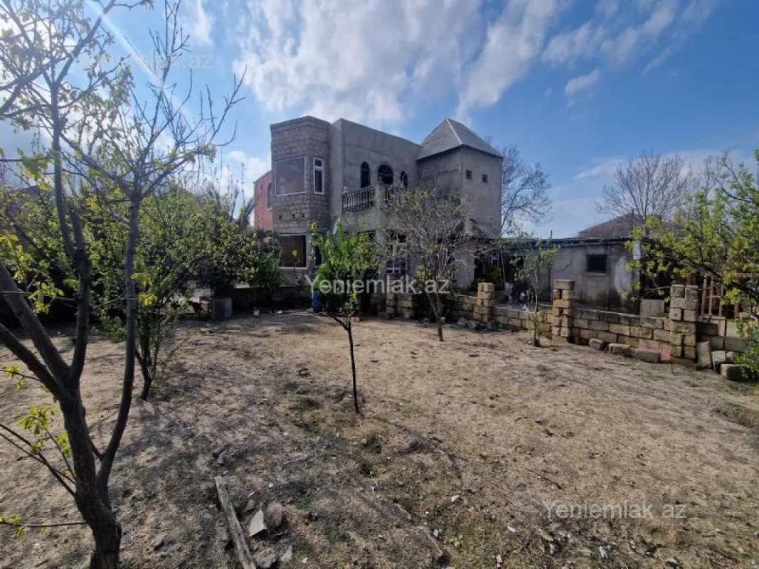 Satılır 6 otaqlı həyət evi 280 m²