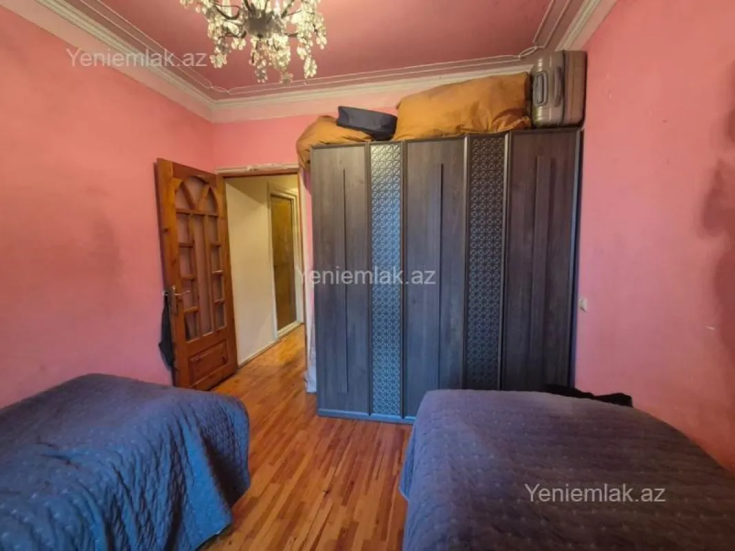Satılır 3 otaqlı köhnə tikili 60 m²