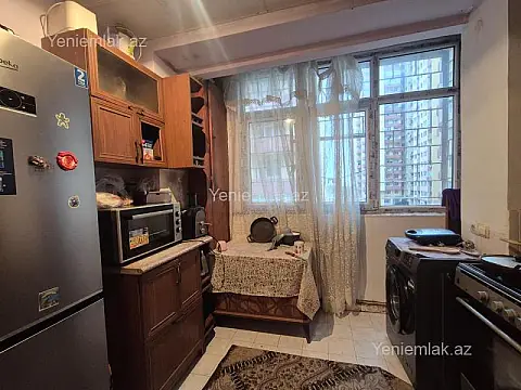 Satılır 3 otaqlı köhnə tikili 60 m²