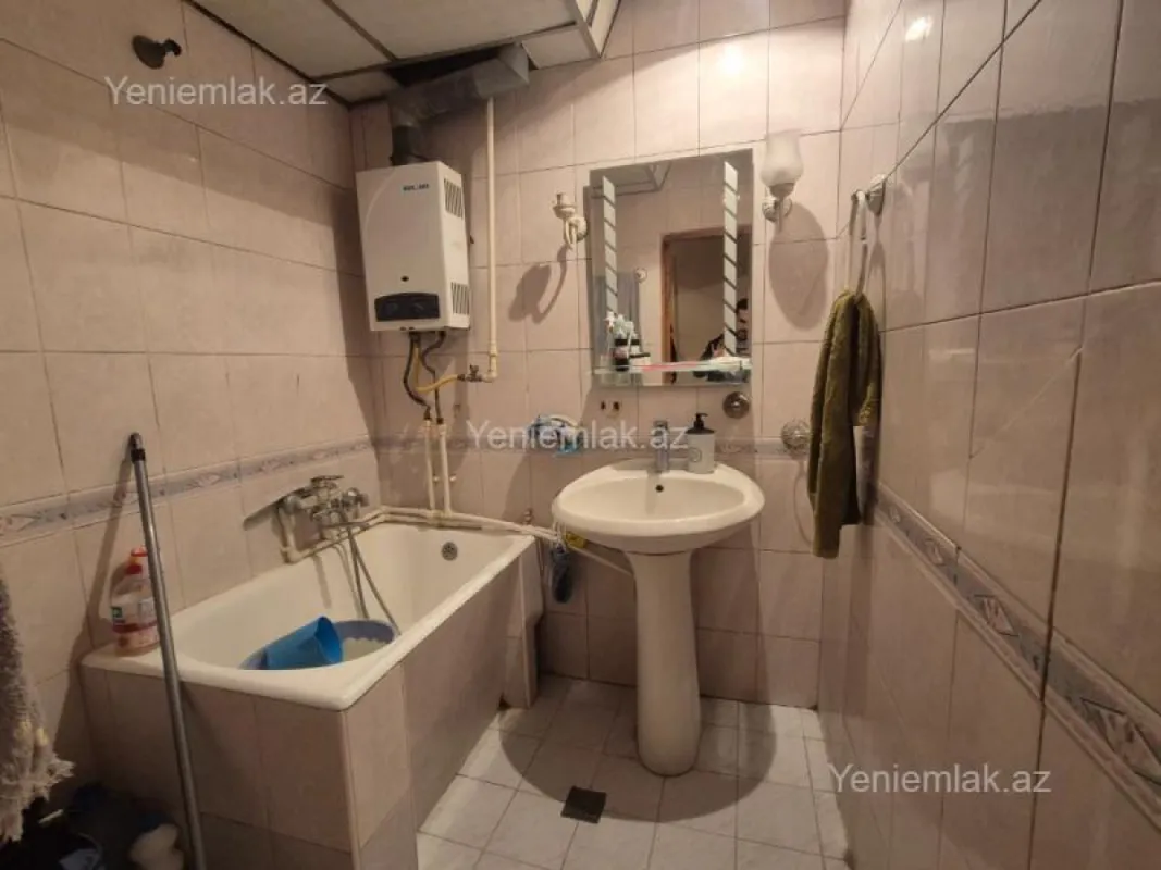Satılır 3 otaqlı köhnə tikili 60 m²