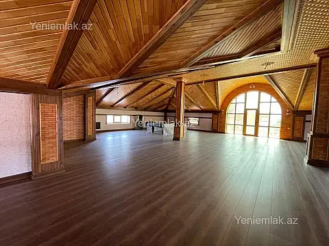 Satılır 8 otaqlı həyət evi 1000 m²