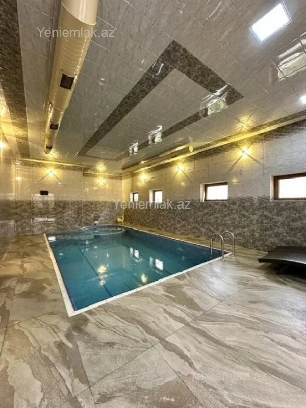 Satılır 8 otaqlı həyət evi 1000 m²