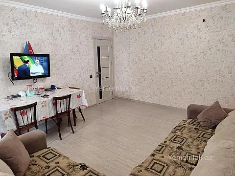 Satılır 4 otaqlı köhnə tikili 120 m²
