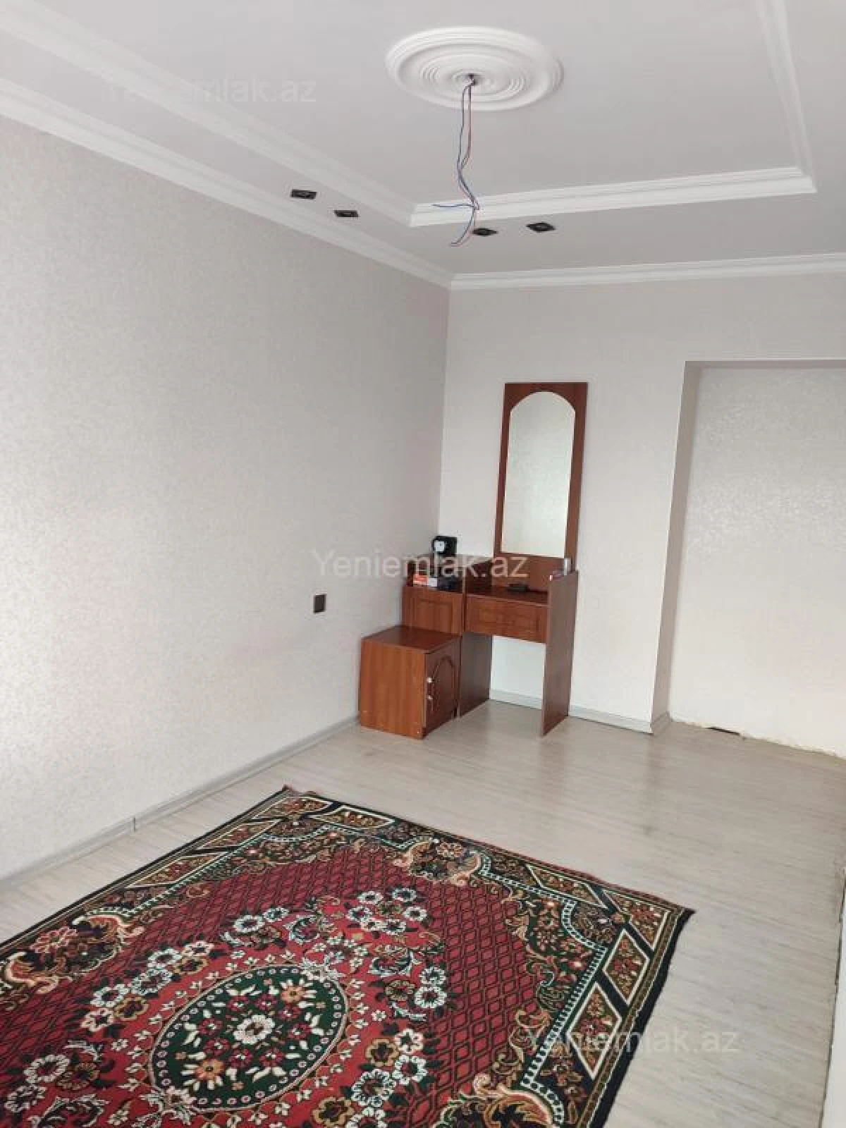 Satılır 4 otaqlı köhnə tikili 120 m²