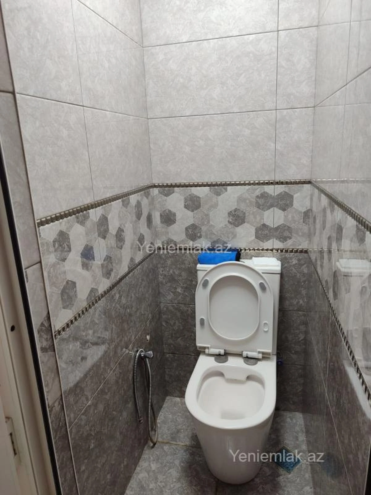 Satılır 4 otaqlı köhnə tikili 120 m²