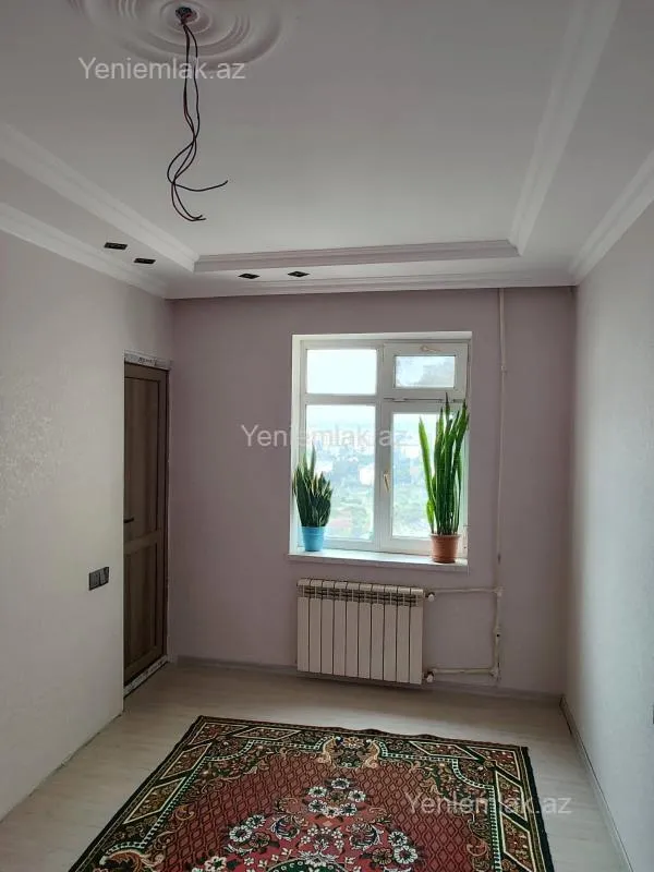 Satılır 4 otaqlı köhnə tikili 120 m²