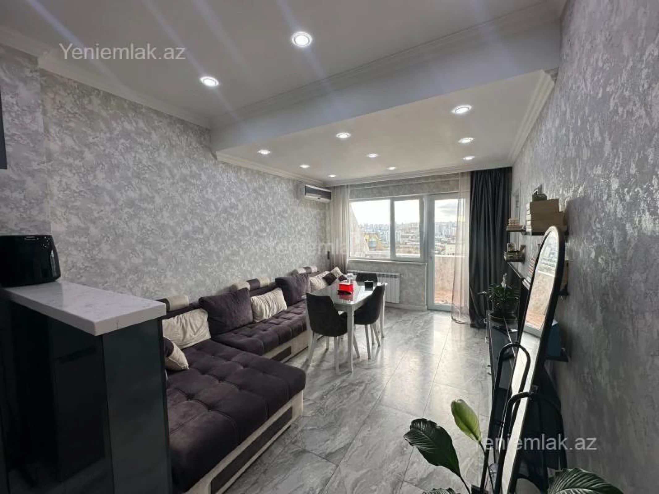 Satılır 3 otaqlı yeni tikili 95 m²