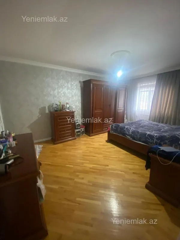 Satılır 6 otaqlı həyət evi 250 m²