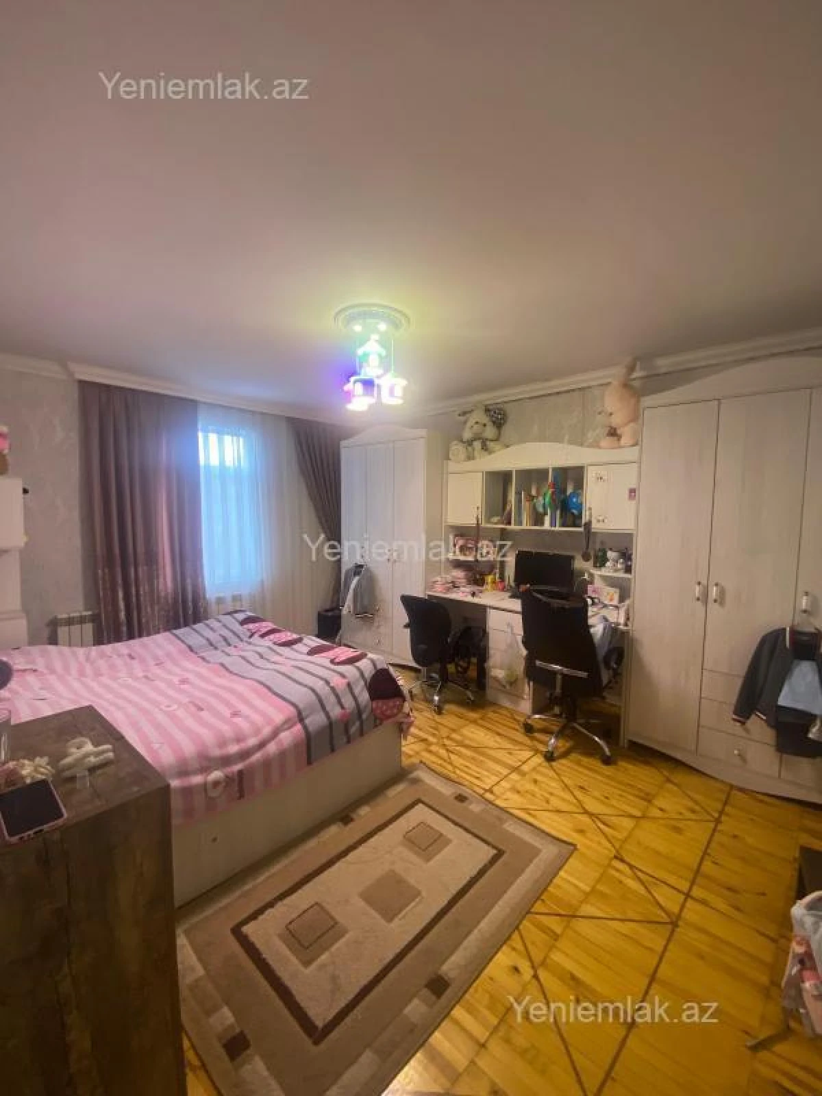Satılır 6 otaqlı həyət evi 250 m²