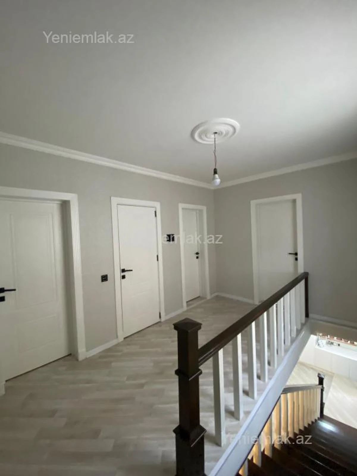 Satılır 6 otaqlı həyət evi 250 m²