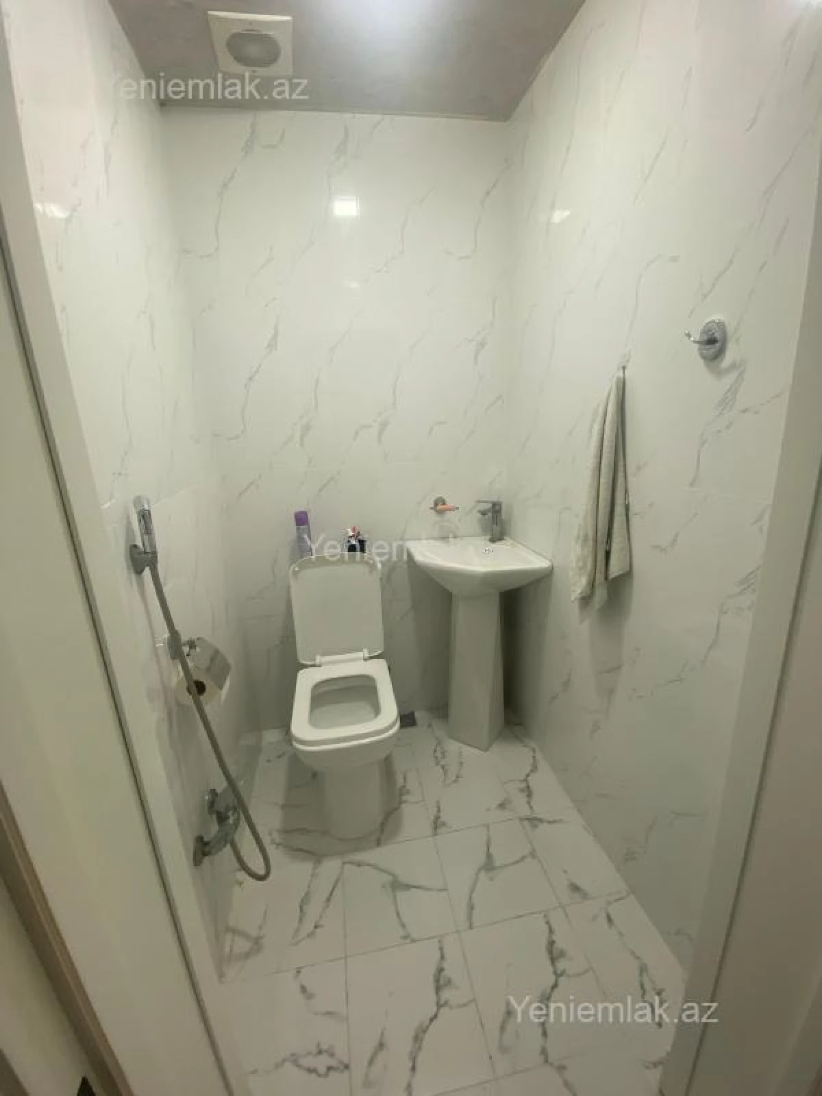 Satılır 6 otaqlı həyət evi 250 m²