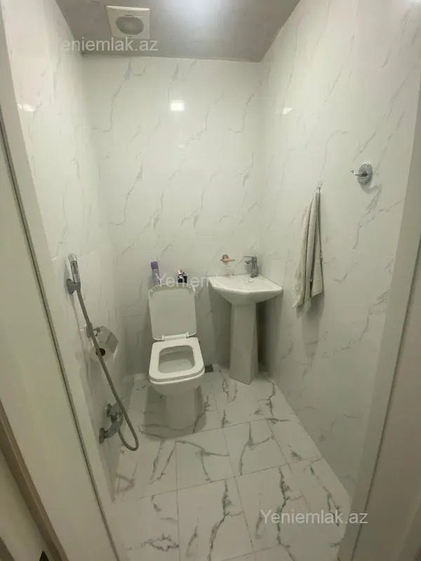 Satılır 6 otaqlı həyət evi 250 m²