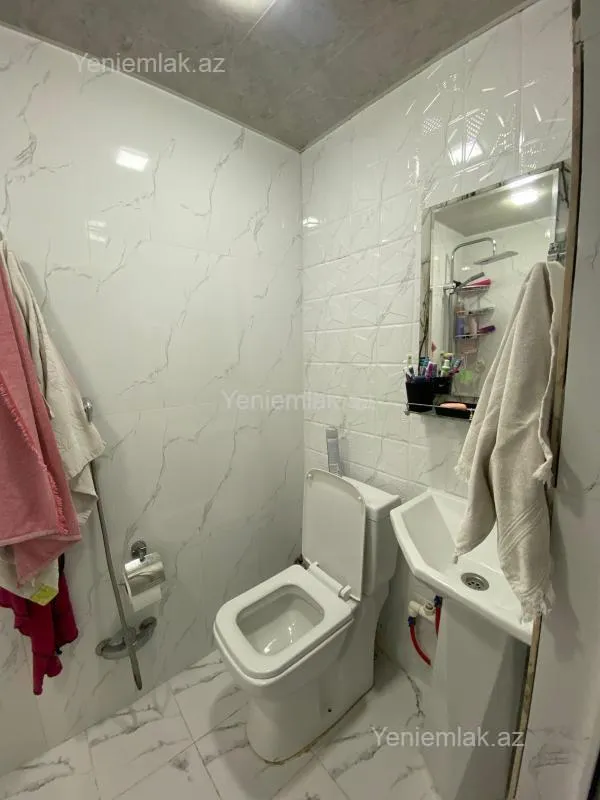 Satılır 6 otaqlı həyət evi 250 m²