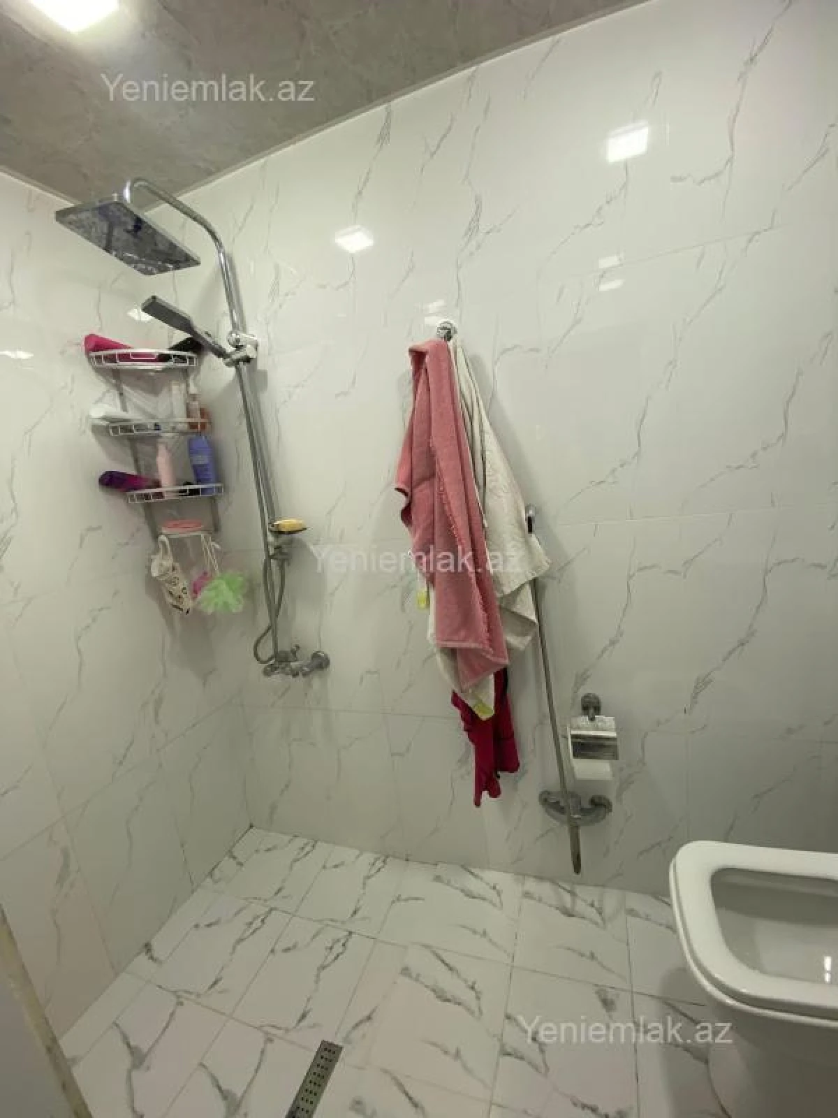 Satılır 6 otaqlı həyət evi 250 m²