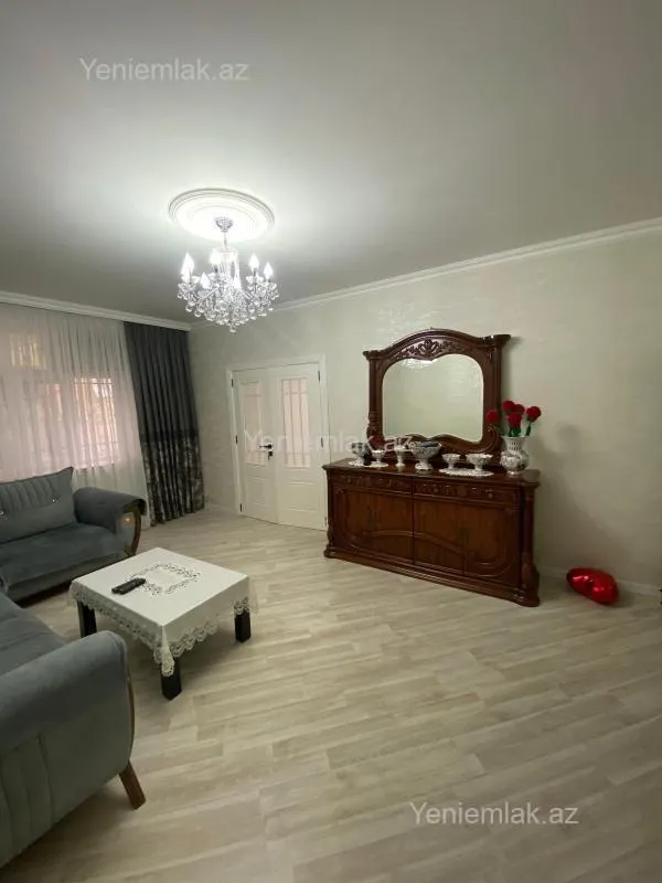 Satılır 6 otaqlı həyət evi 250 m²
