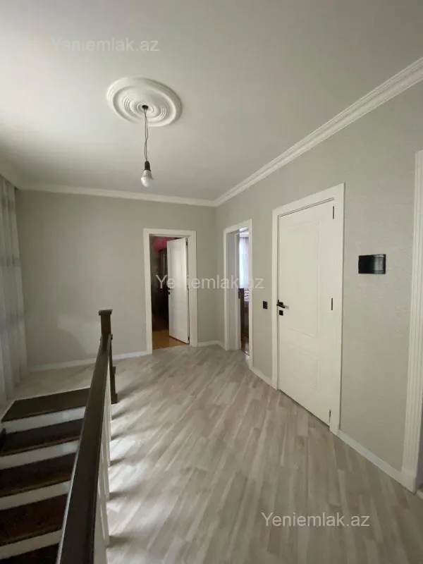 Satılır 6 otaqlı həyət evi 250 m²