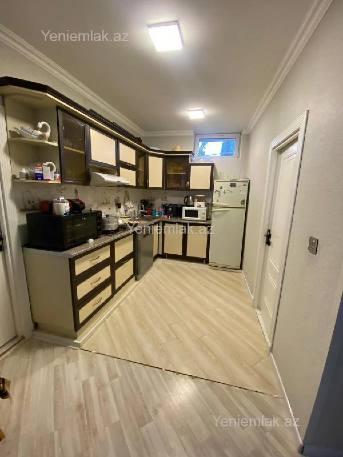 Satılır 6 otaqlı həyət evi 250 m²